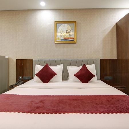 Limewood Stay - Millennium Huda City Center Гургаон Екстериор снимка