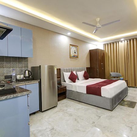 Limewood Stay - Millennium Huda City Center Гургаон Екстериор снимка