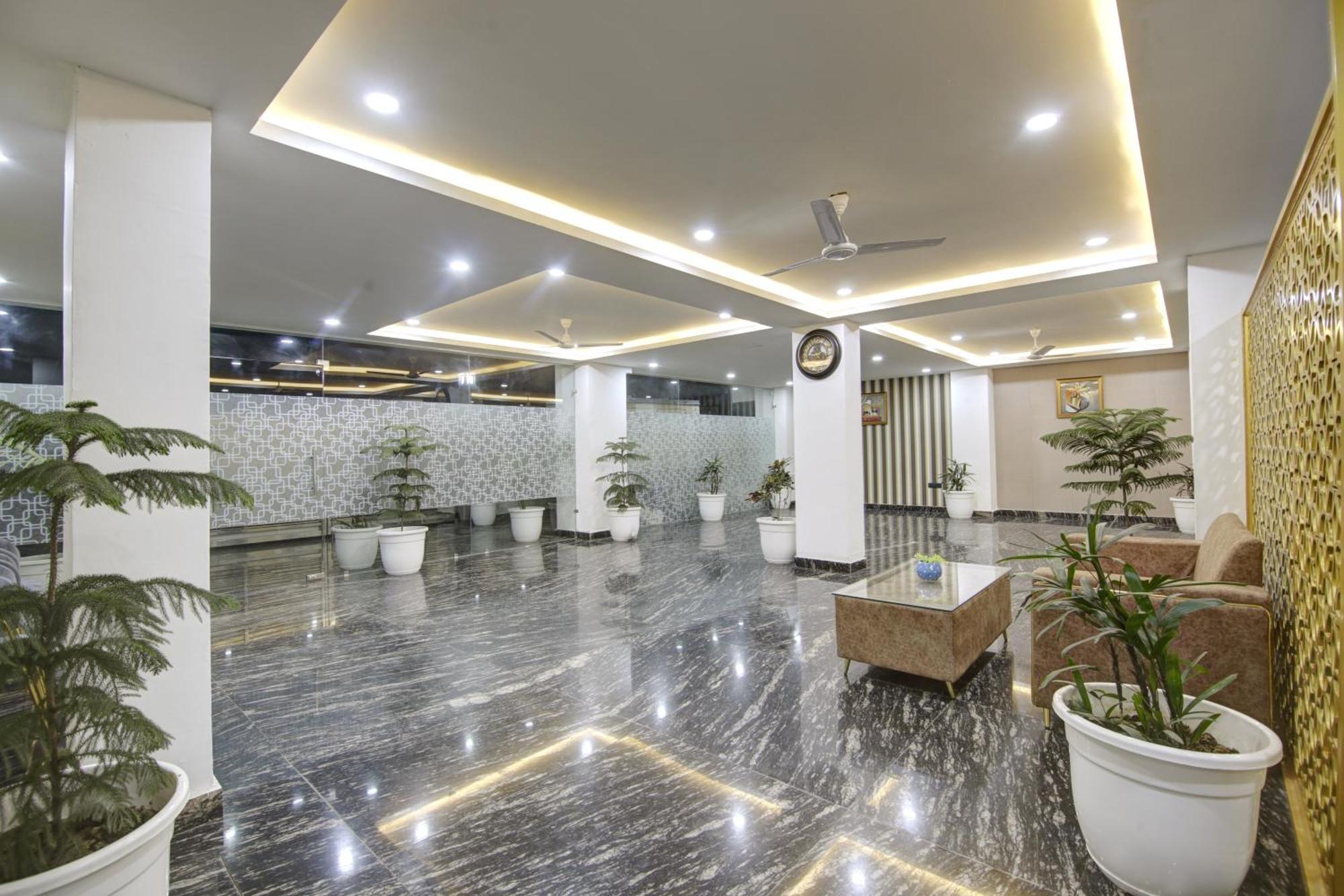 Limewood Stay - Millennium Huda City Center Гургаон Екстериор снимка