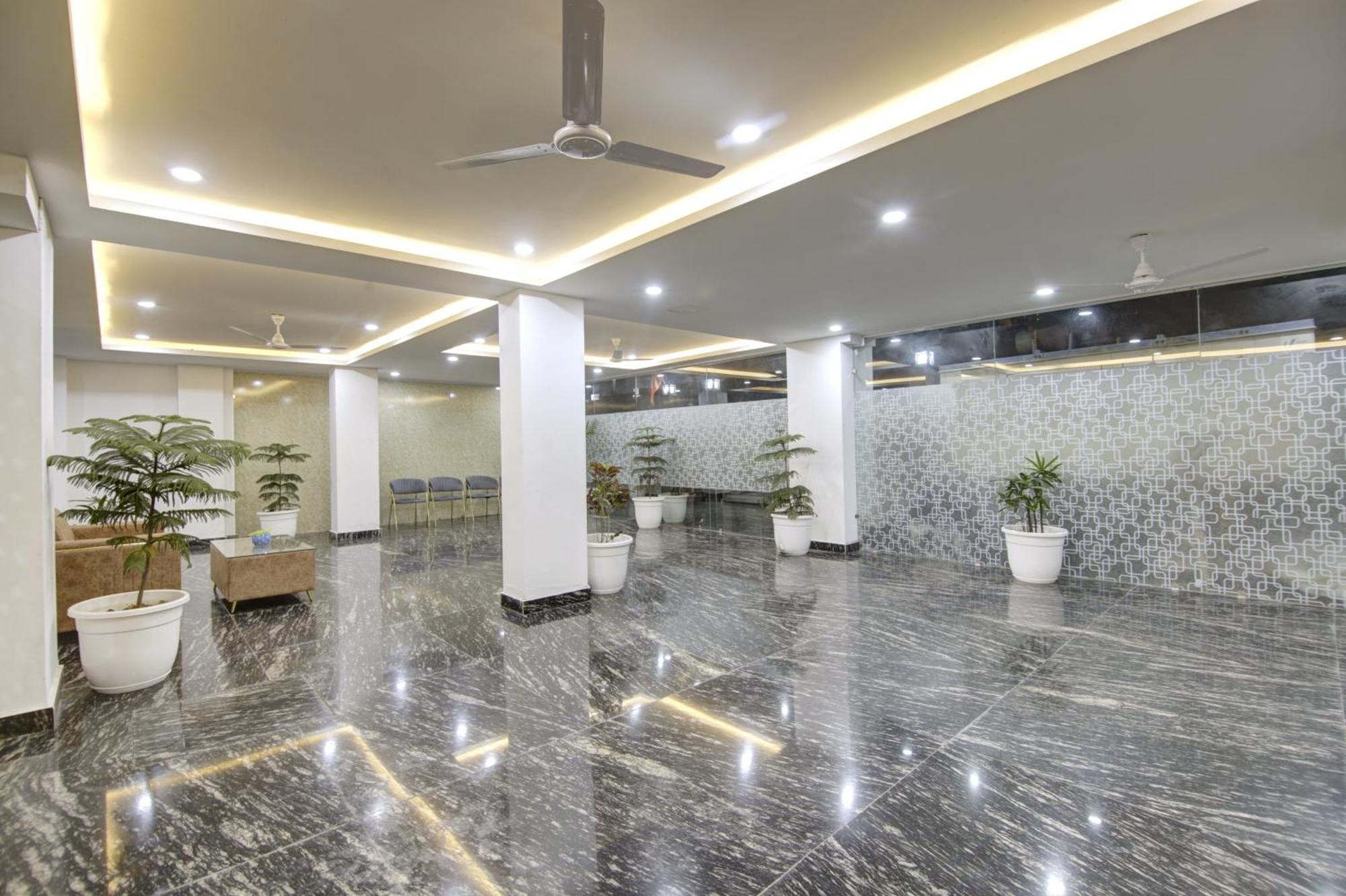 Limewood Stay - Millennium Huda City Center Гургаон Екстериор снимка