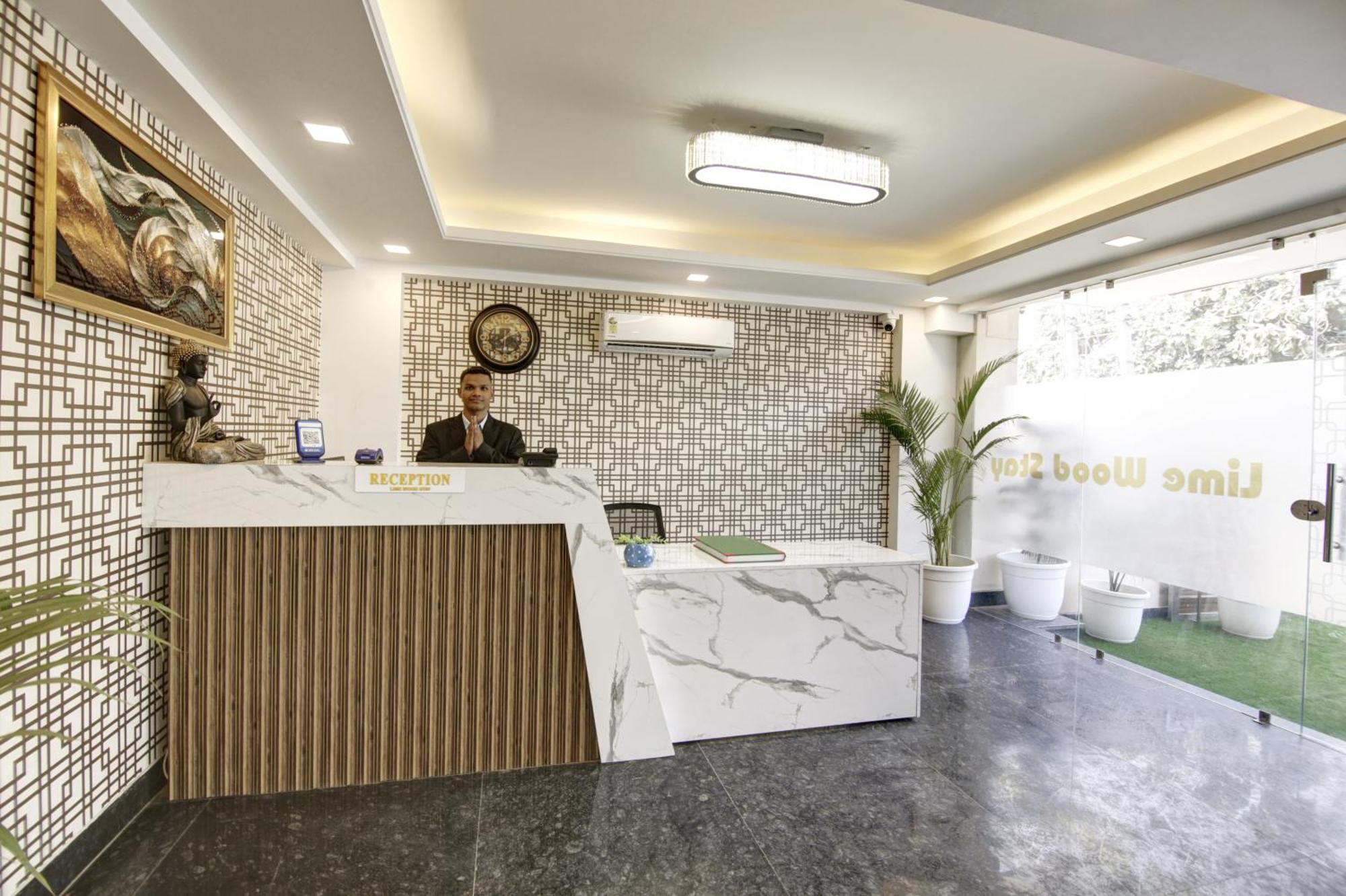 Limewood Stay - Millennium Huda City Center Гургаон Екстериор снимка
