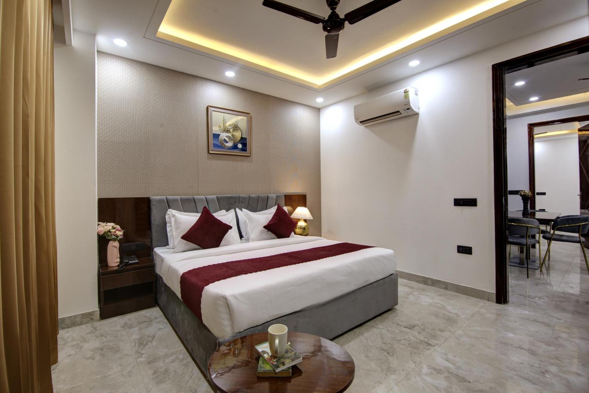 Limewood Stay - Millennium Huda City Center Гургаон Екстериор снимка