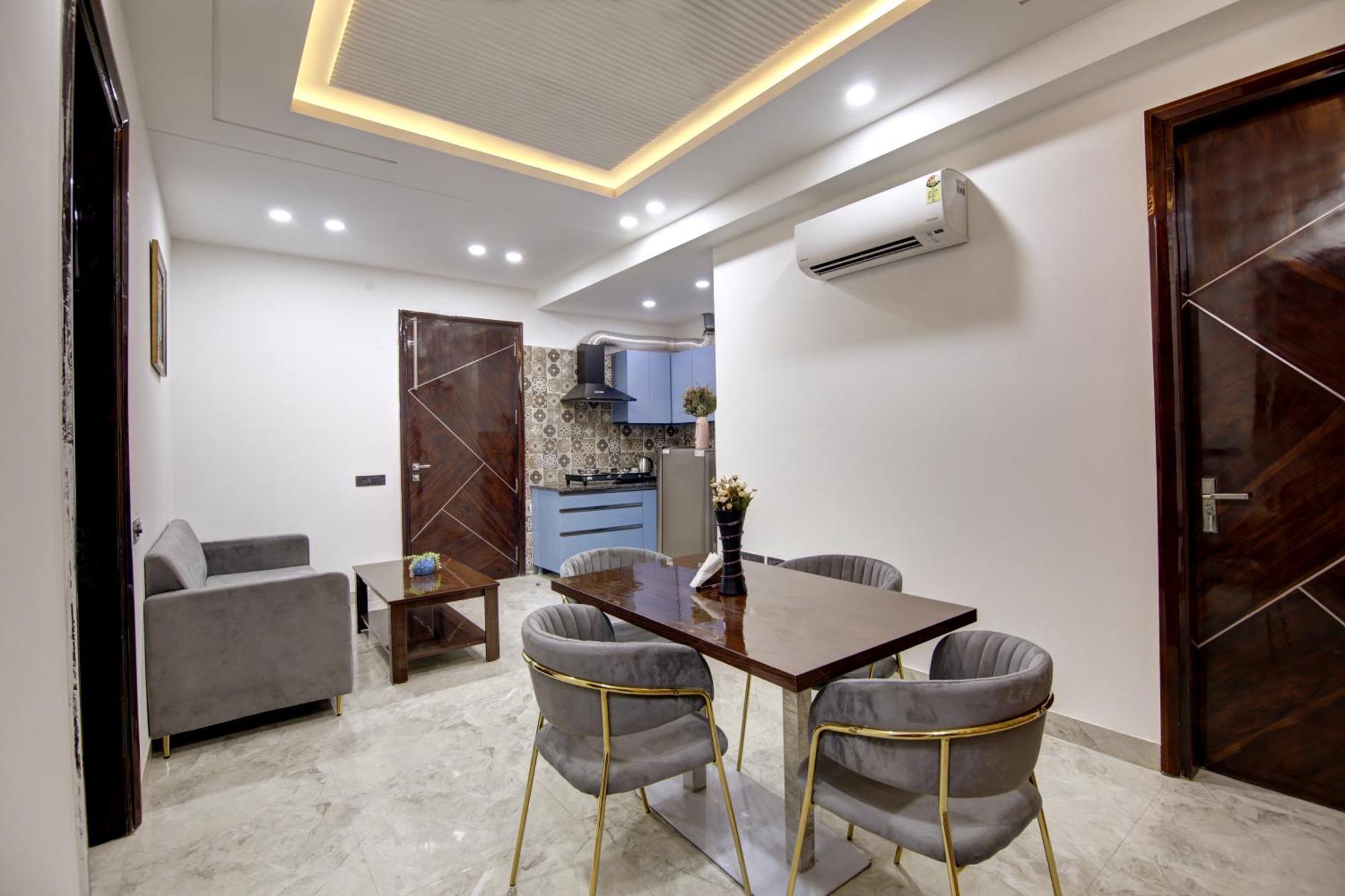 Limewood Stay - Millennium Huda City Center Гургаон Екстериор снимка