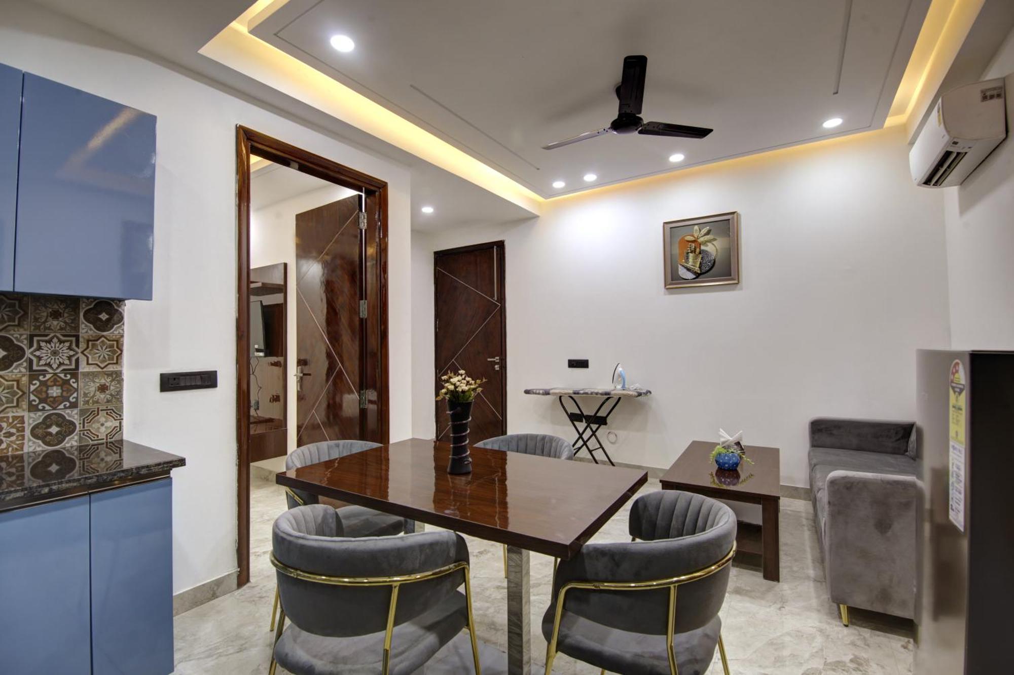Limewood Stay - Millennium Huda City Center Гургаон Екстериор снимка