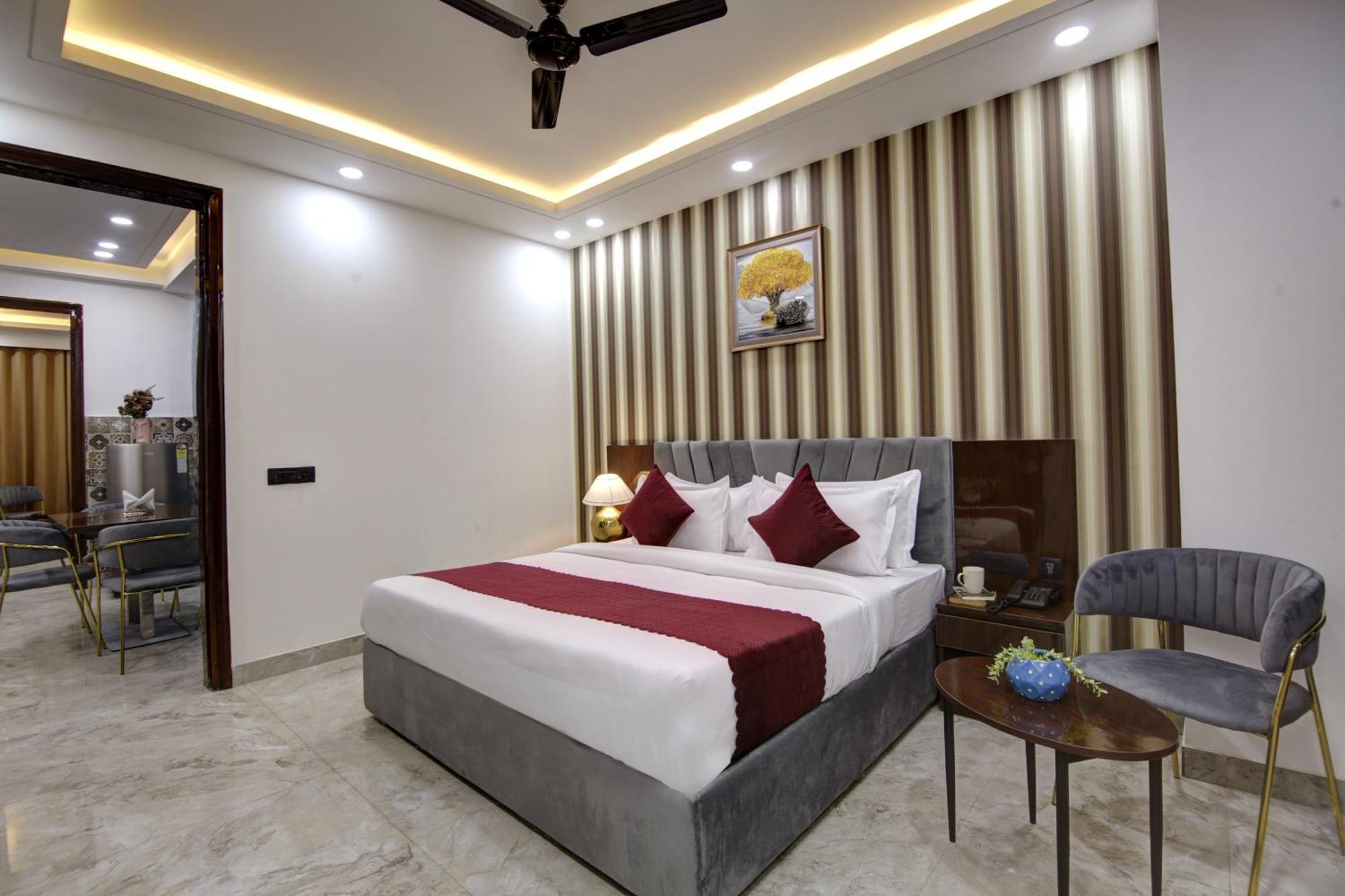 Limewood Stay - Millennium Huda City Center Гургаон Екстериор снимка