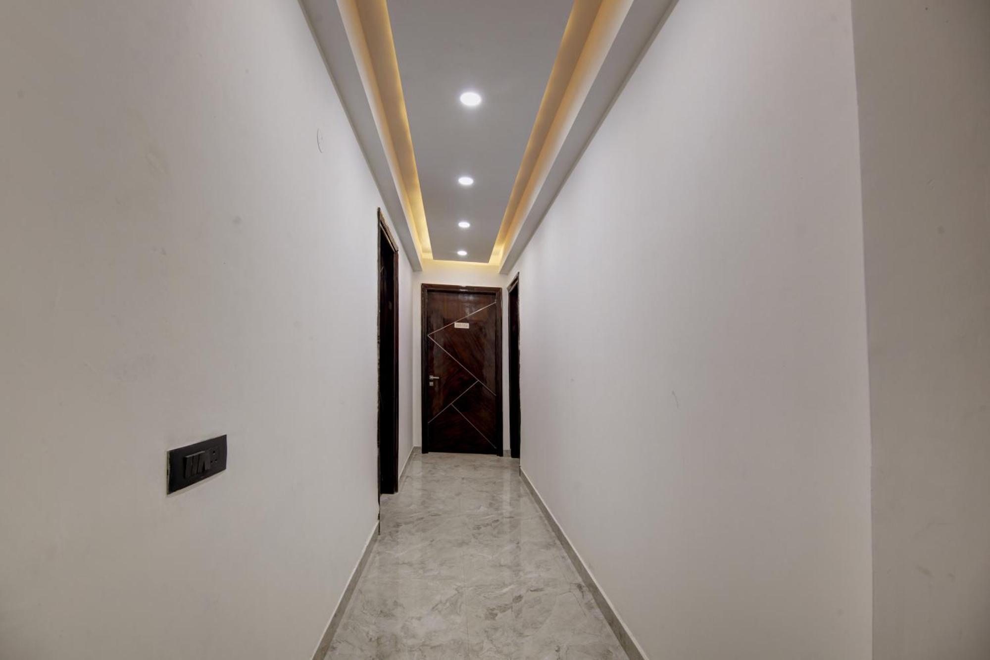 Limewood Stay - Millennium Huda City Center Гургаон Екстериор снимка