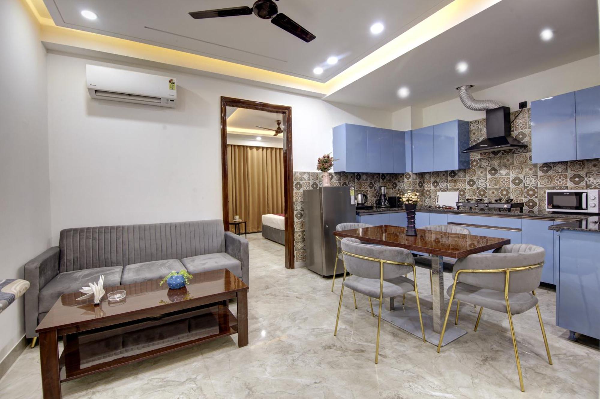 Limewood Stay - Millennium Huda City Center Гургаон Екстериор снимка