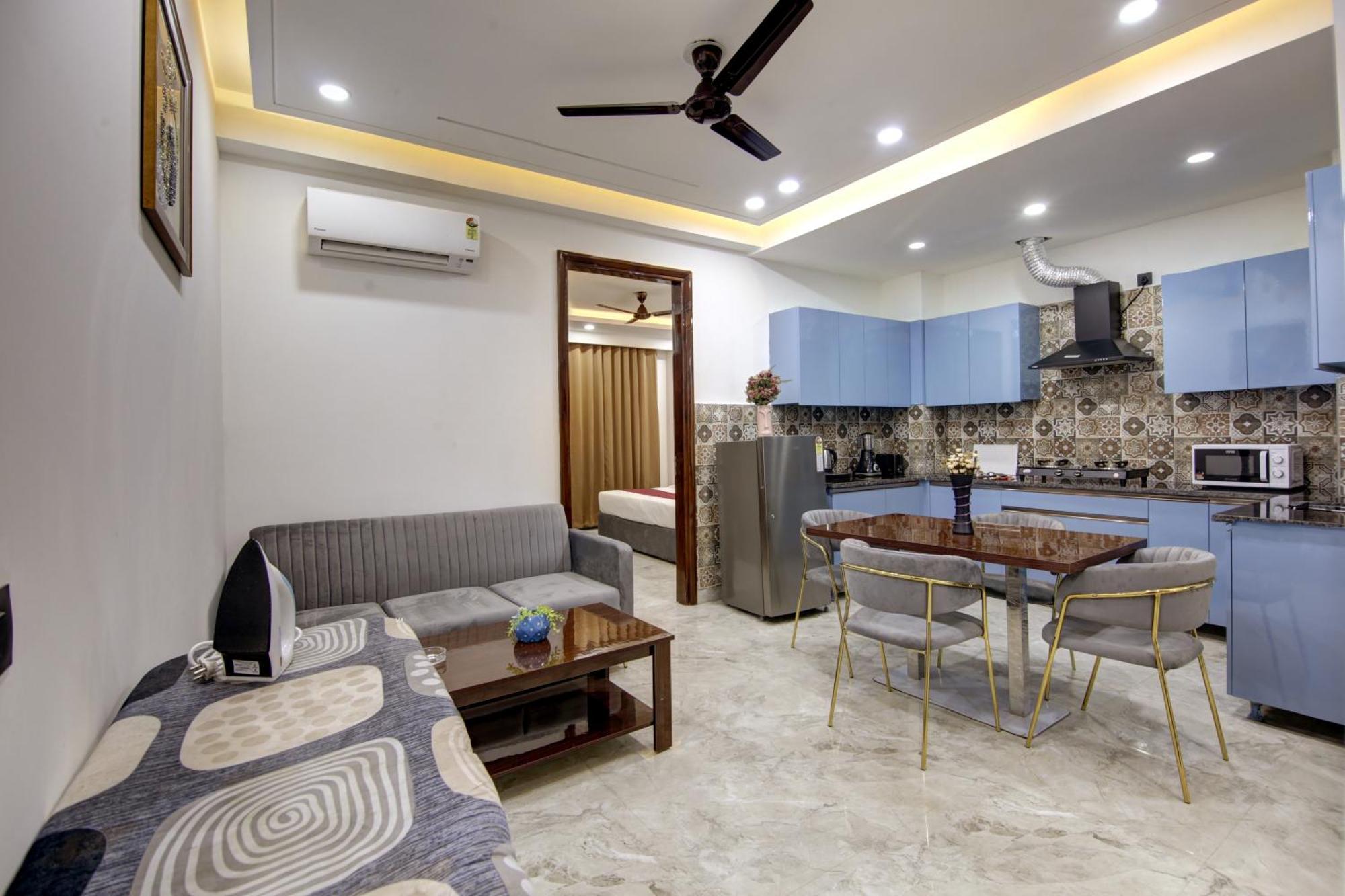 Limewood Stay - Millennium Huda City Center Гургаон Екстериор снимка