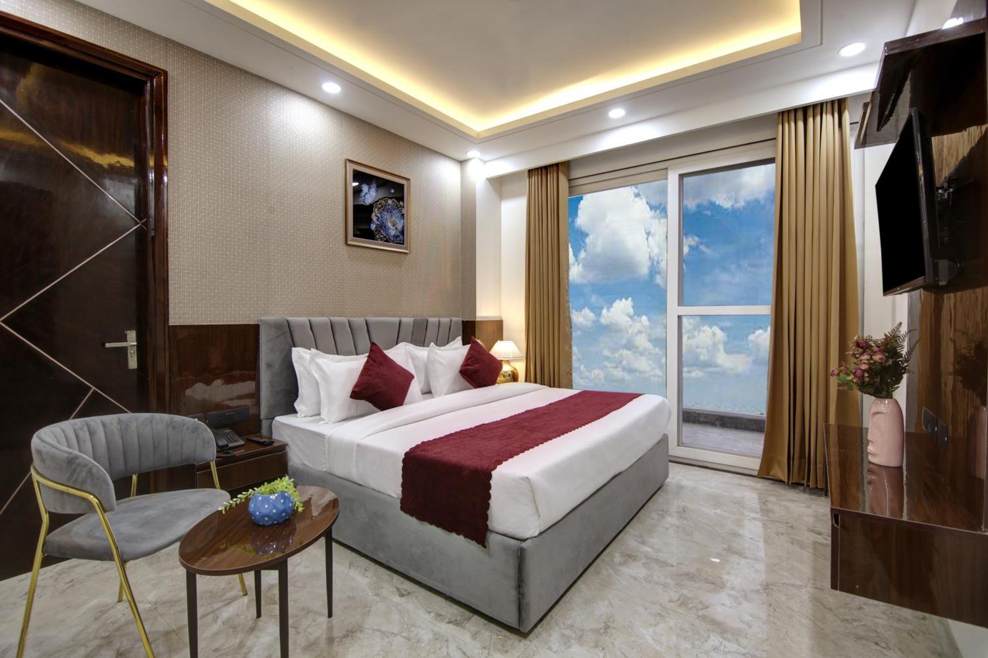 Limewood Stay - Millennium Huda City Center Гургаон Екстериор снимка