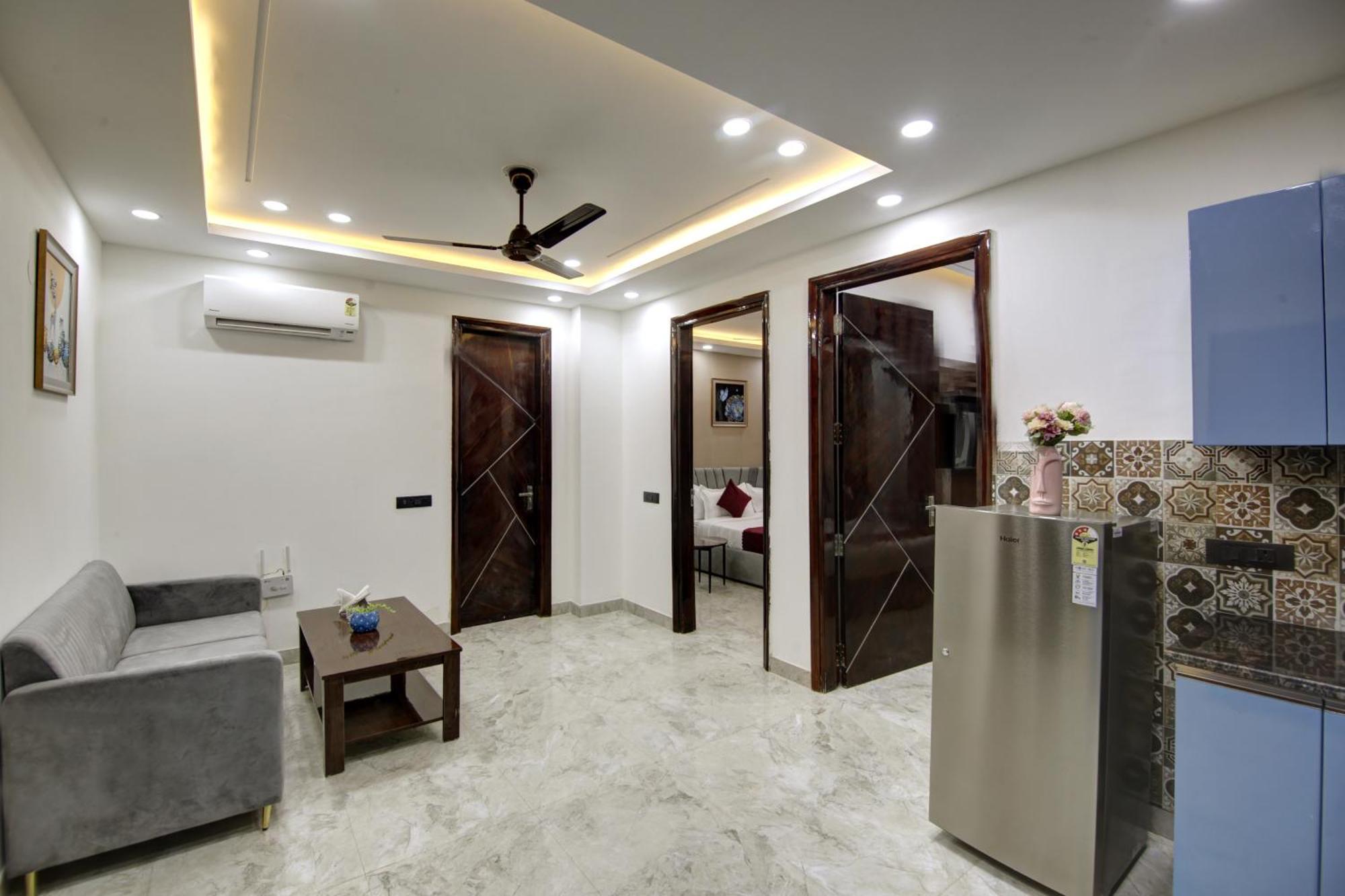 Limewood Stay - Millennium Huda City Center Гургаон Екстериор снимка