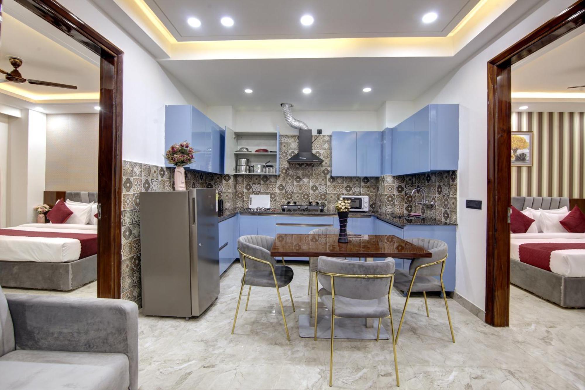Limewood Stay - Millennium Huda City Center Гургаон Екстериор снимка
