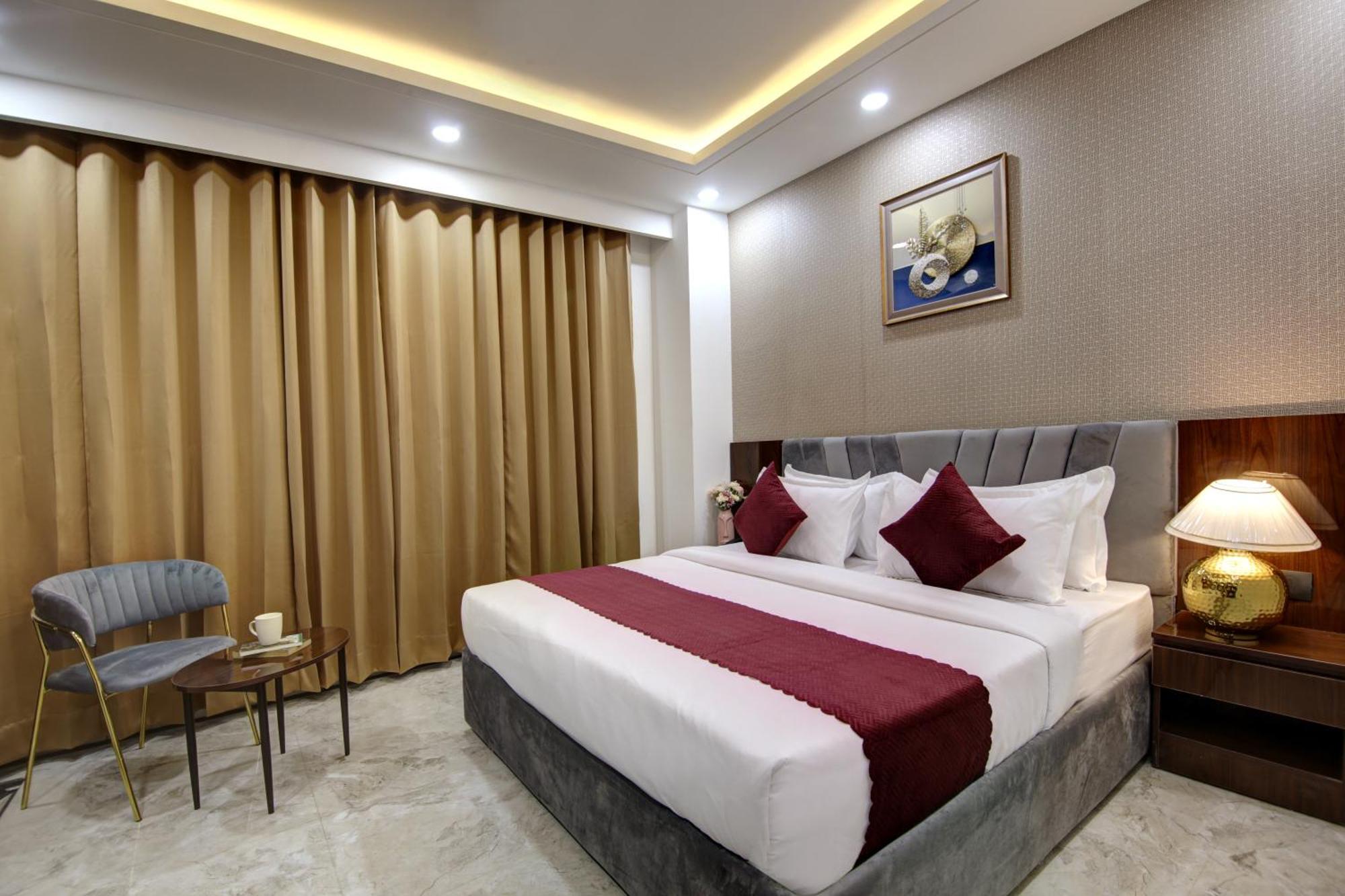 Limewood Stay - Millennium Huda City Center Гургаон Екстериор снимка