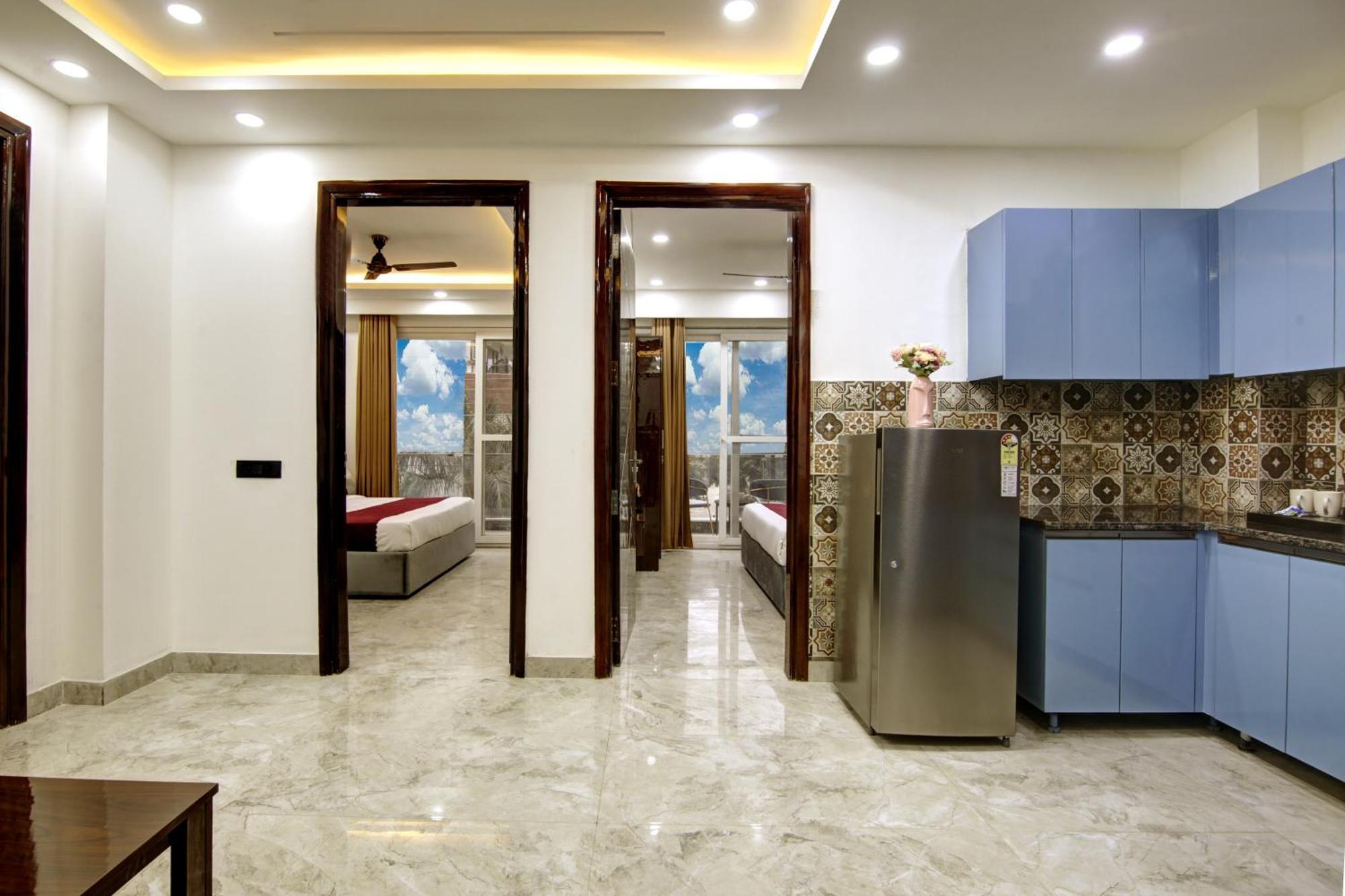 Limewood Stay - Millennium Huda City Center Гургаон Екстериор снимка
