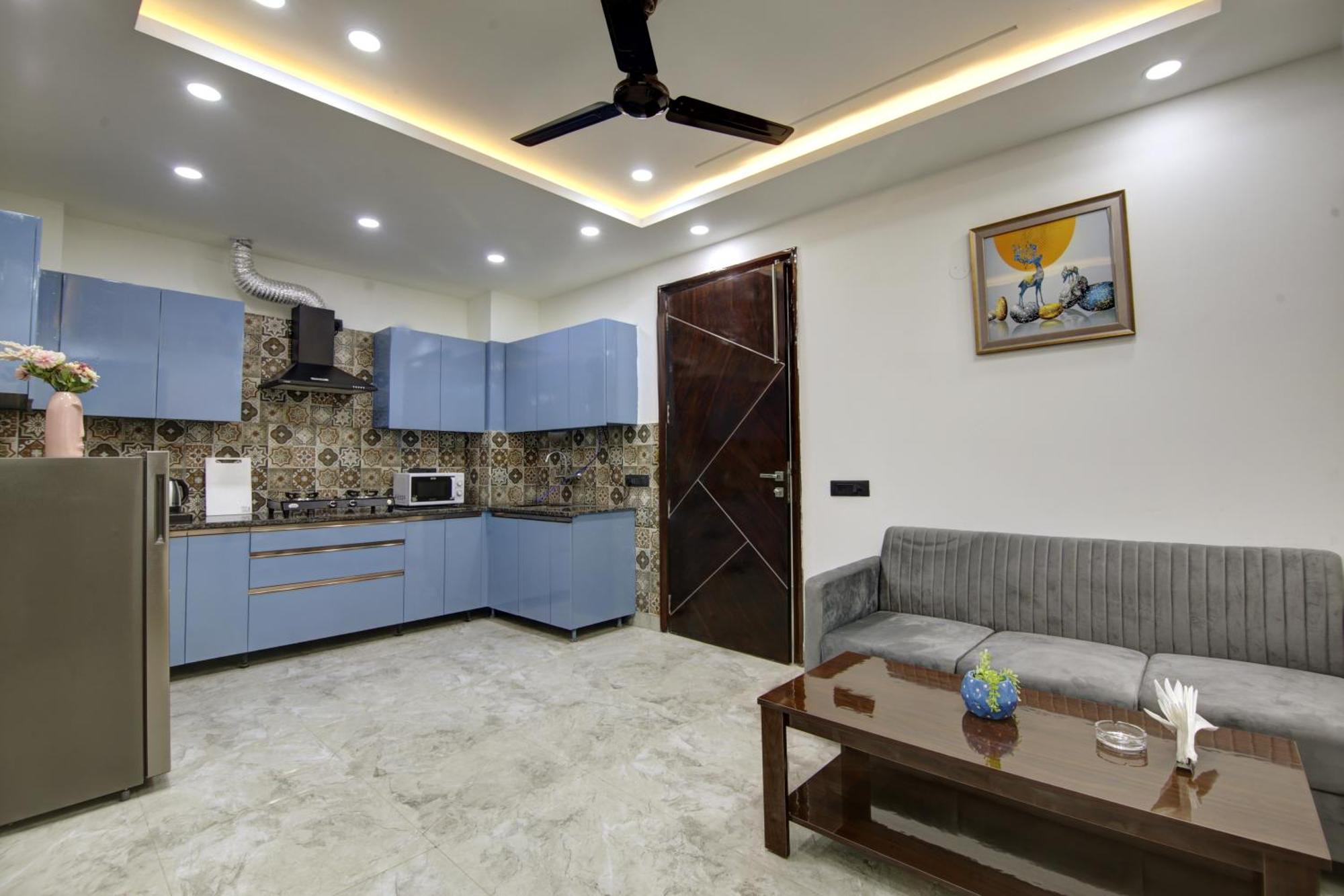 Limewood Stay - Millennium Huda City Center Гургаон Екстериор снимка