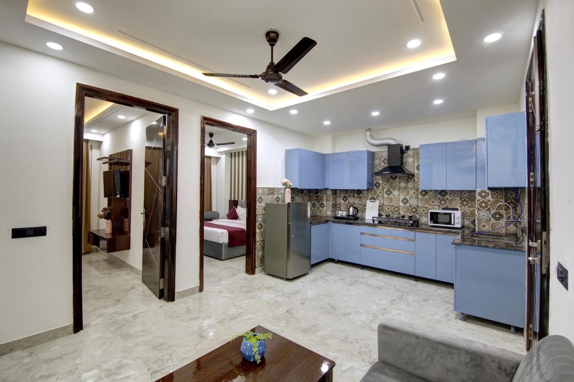 Limewood Stay - Millennium Huda City Center Гургаон Екстериор снимка